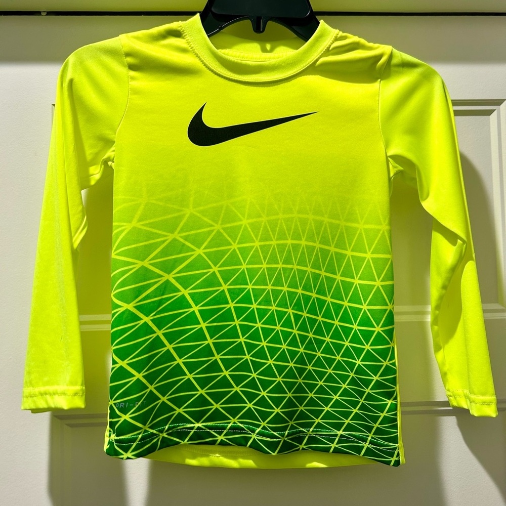 Nike boys long sleeve T shirt